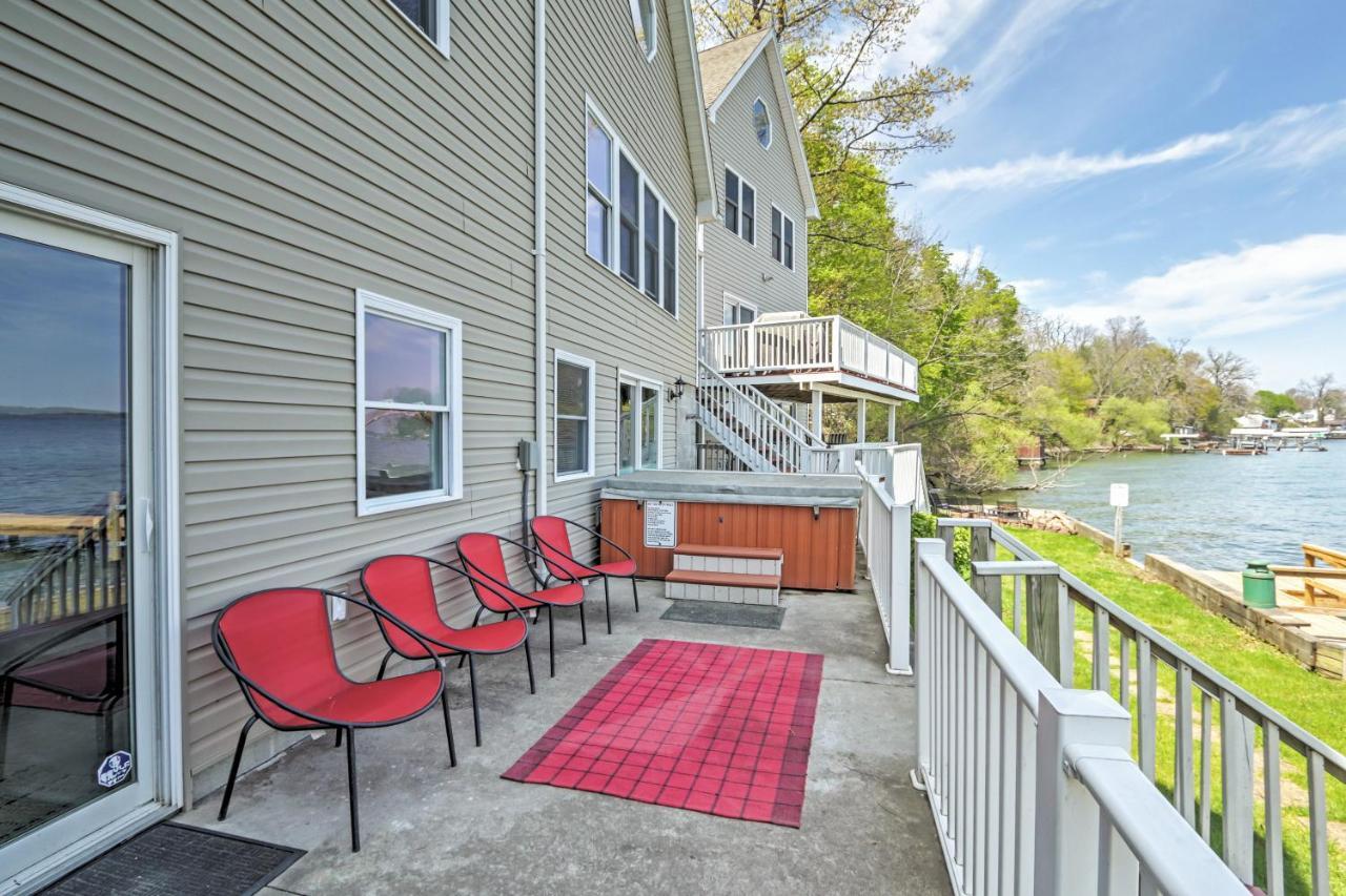 Waterfront Seneca Lake House Fire Pit And Boat Dock Geneva Extérieur photo